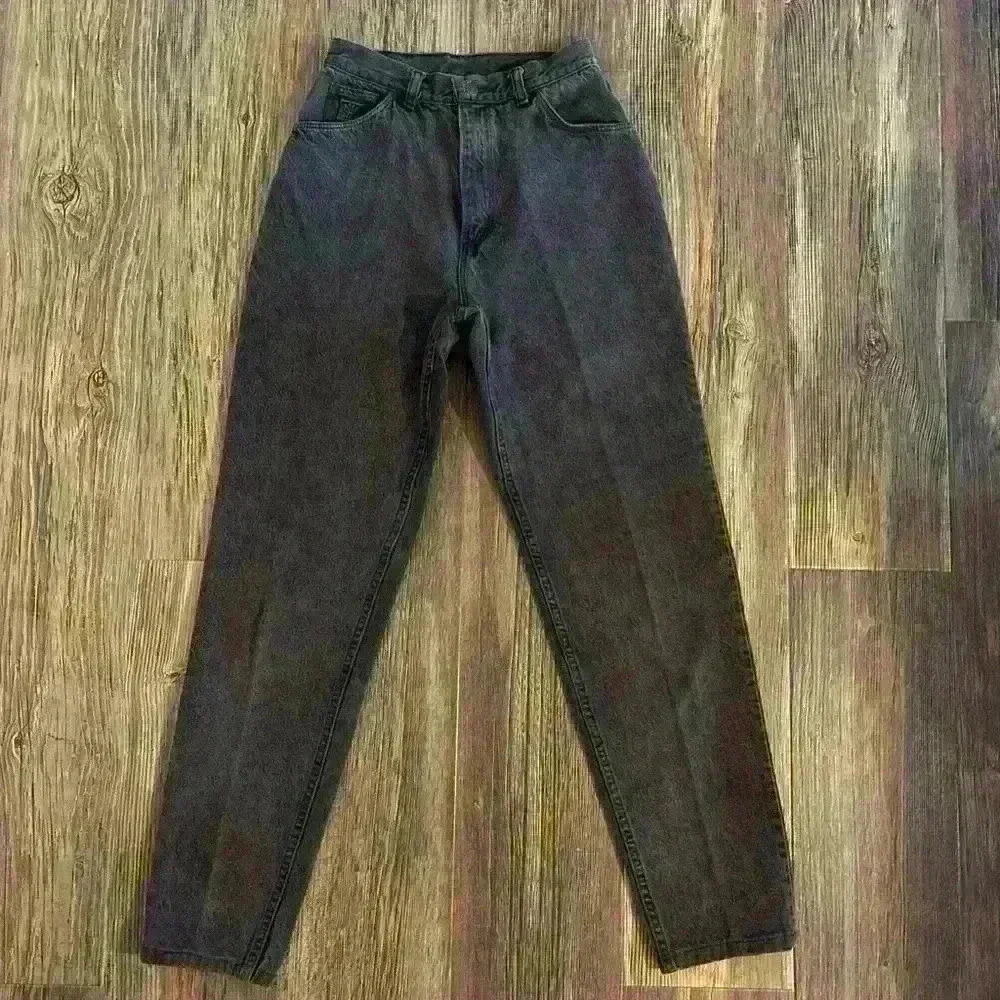 Wrangler America Jeans Womenโs 10 Long Faded Black Denim High Rise Mom Vtg USA